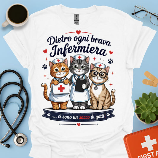 Dietro ogni brava infermiera .. ci sono un sacco di gatti — Infermiera Maglietta