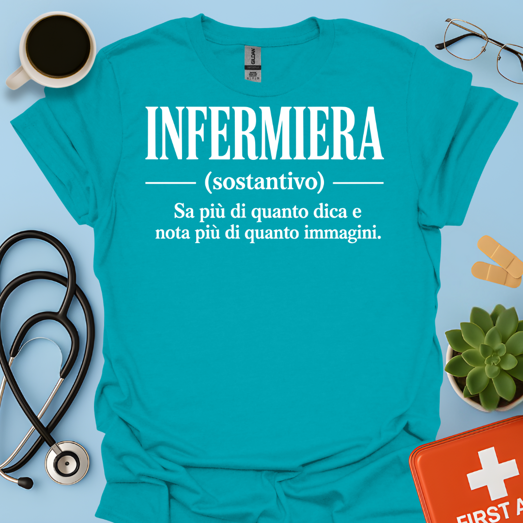 INFERMIERA : Sa più di quanto dica e nota più di quanto immagini Maglietta