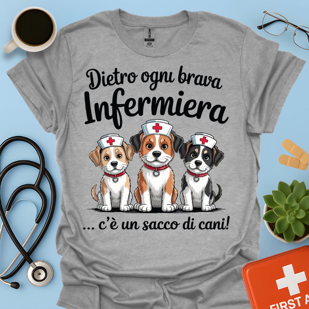 Dietro ogni brava infermiera .. ci sono un sacco di gatti — Infermiera Maglietta