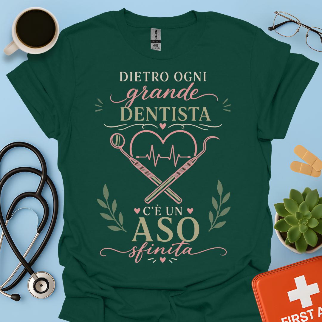 Dietro ogni grande infermiera c'è una assistente infermiera sfinita - Maglietta Divertente